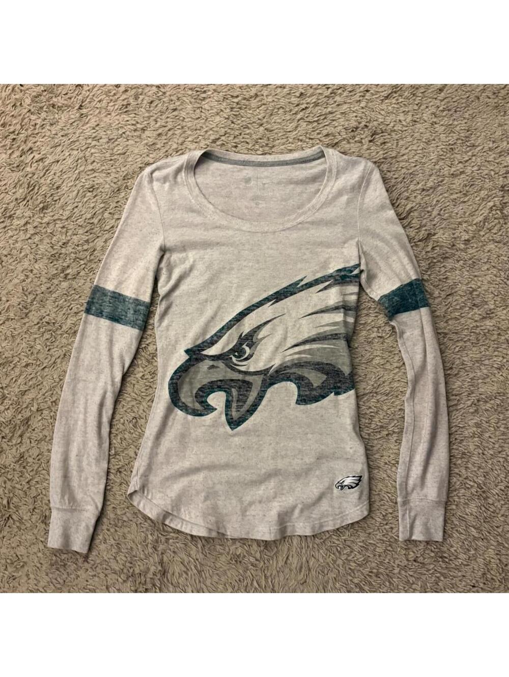 Gray Nike long sleeve shirt 1